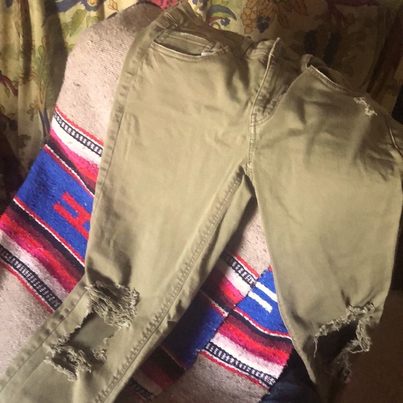 AE Stretch Distressed Green Army Style Jeans, sz 2 - Picture 3 of 4